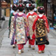 Groupe de femmes déguisées en Geishas, Kyoto